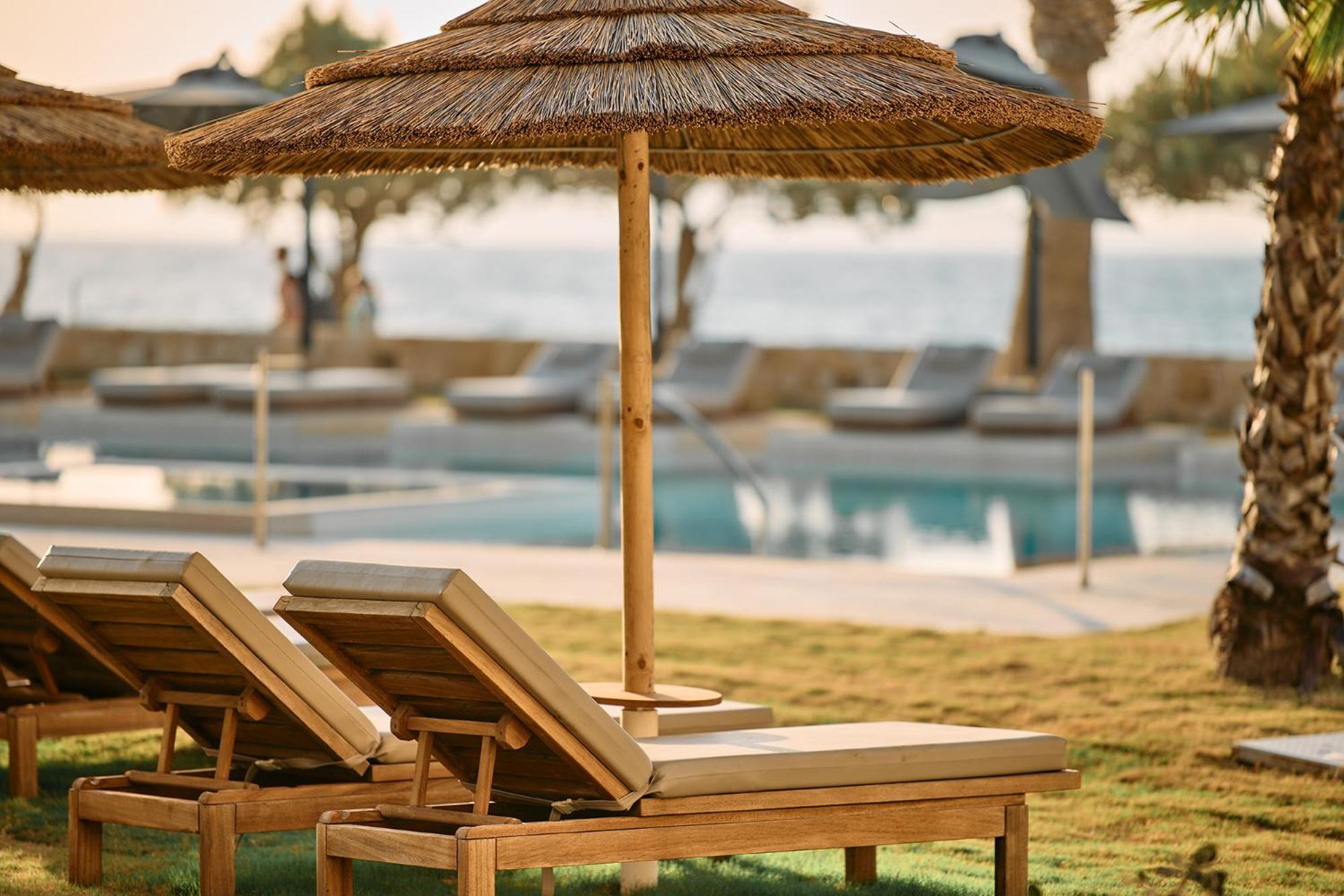Paralos Kosta Alimia Hotel