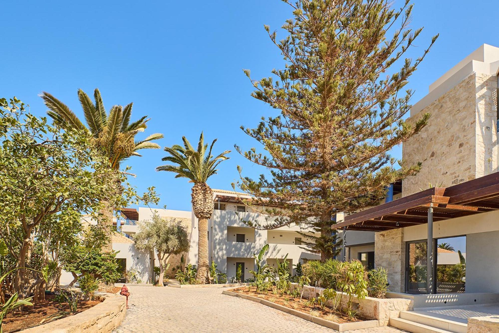 Hotel Paralos Kosta Alimia 5*