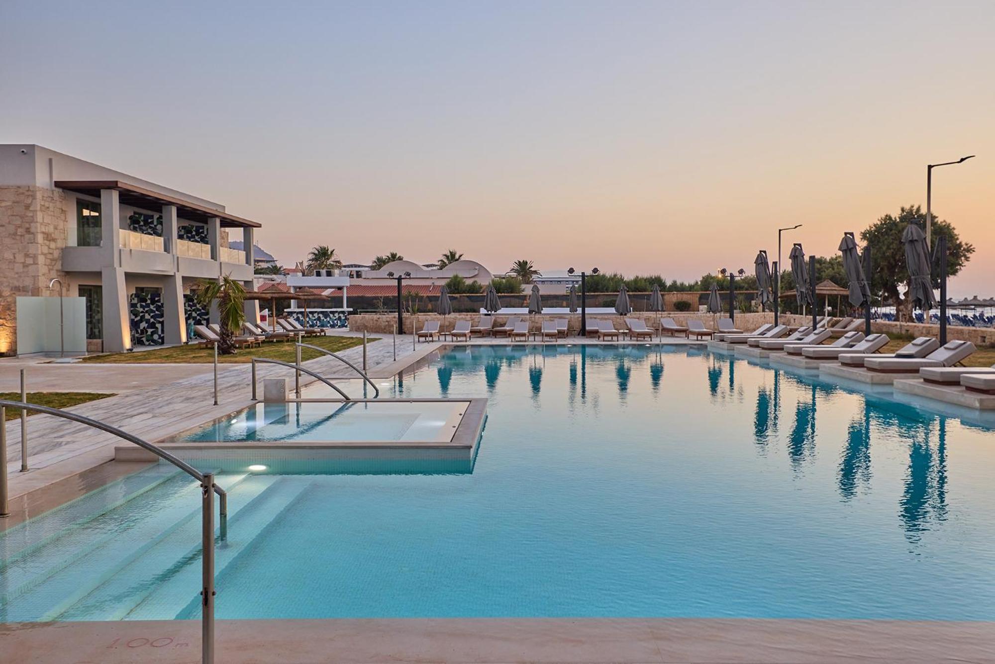 Paralos Kosta Alimia Hotel